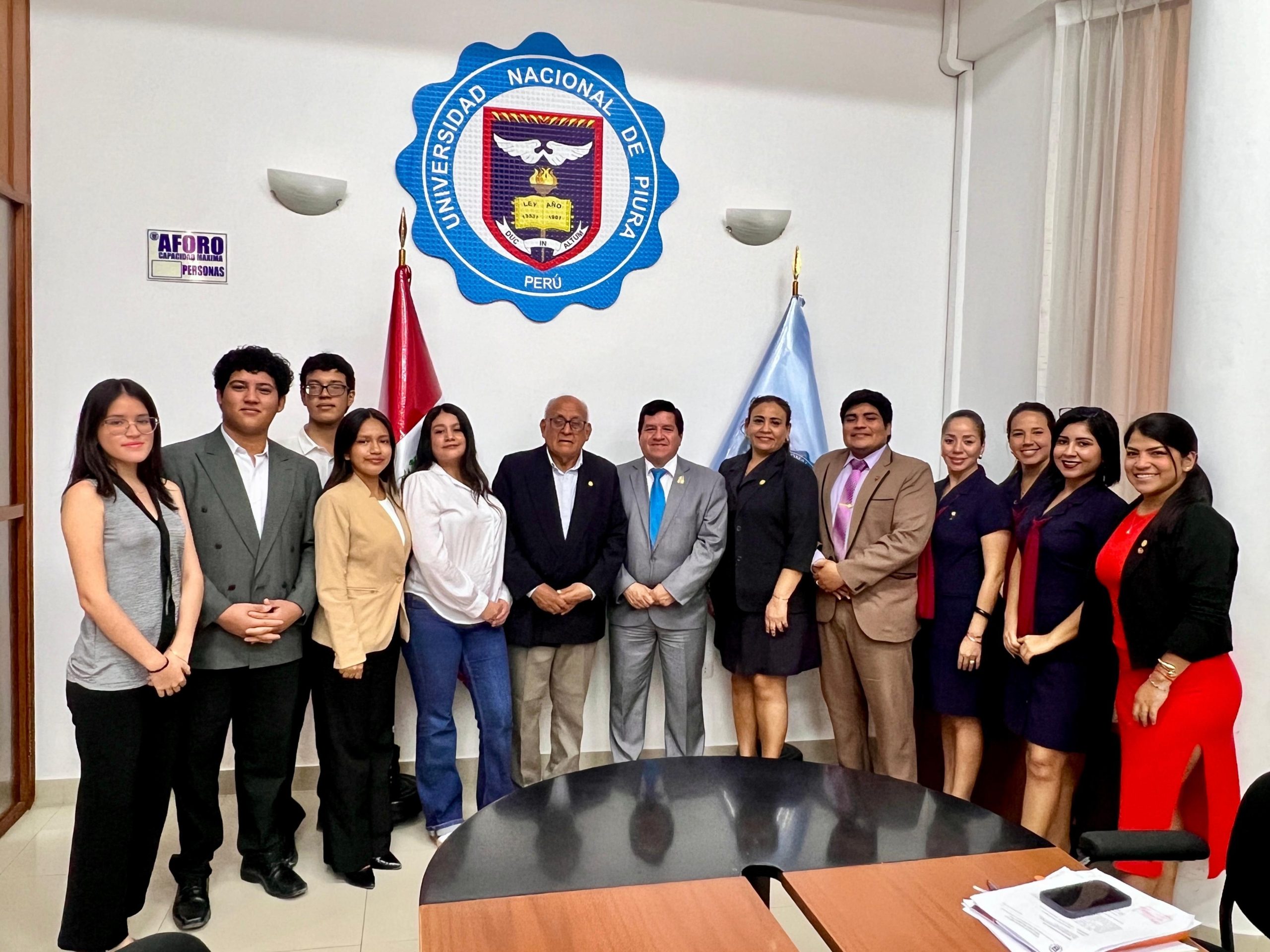 Reunión Institucional entre la Facultad de Derecho y Ciencias Políticas y el Rector (e) de la UNP