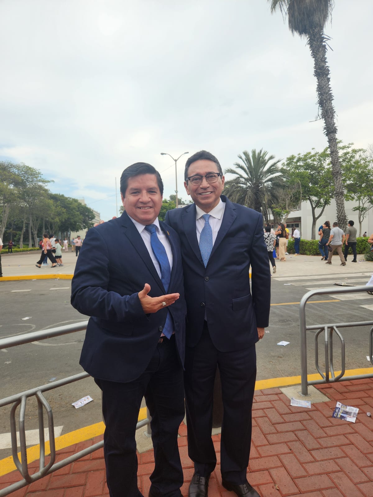 REUNIÓN DE COORDINACIÓN CON EL DR. HUMBERTO ABANTO VERÁSTEGUI