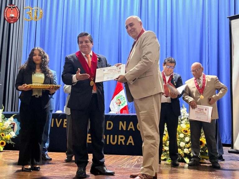 Facultad de Derecho y Ciencias Políticas-UNP (24)