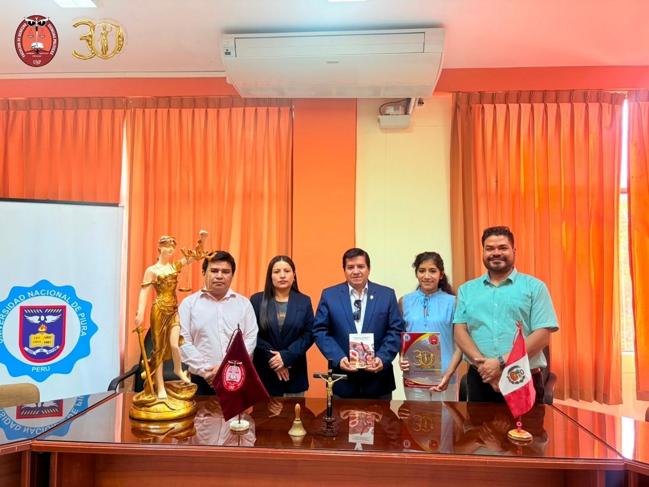 La Facultad de Derecho UNP se une a la presentación póstuma del libro del Dr. Percy Luber Ipanaqué Navarro