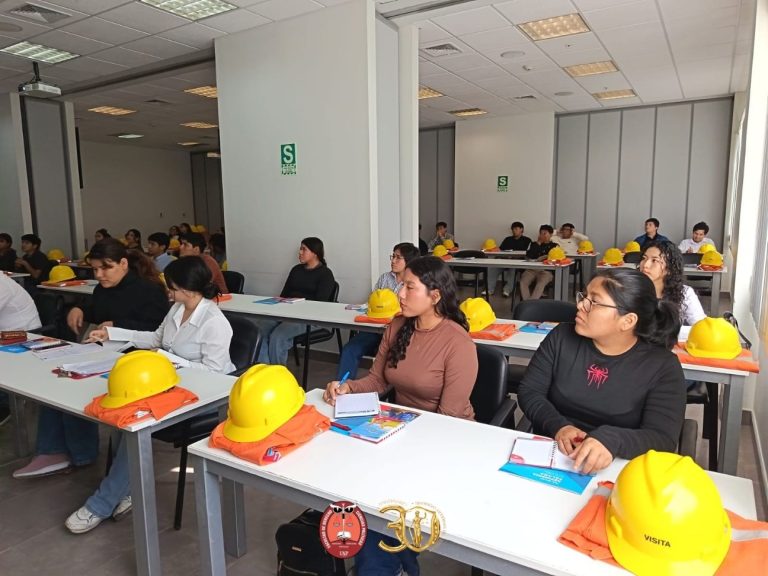 Facultad de Derecho y Ciencias Políticas-UNP (84)