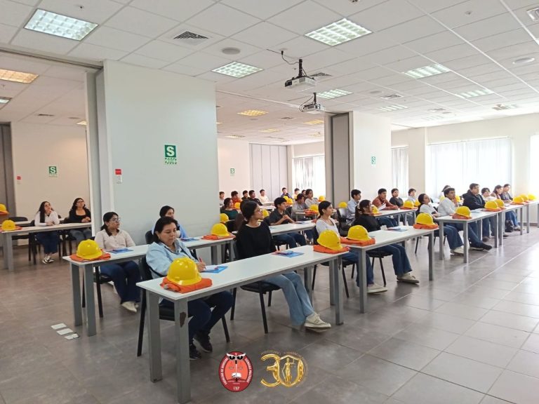 Facultad de Derecho y Ciencias Políticas-UNP (87)